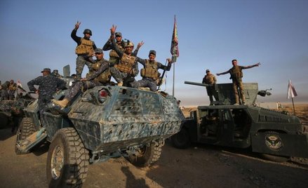 Oddziały armii irackiej zbliżyły się w poniedziałek na odległość 45 kilometrów do granic Mosulu.