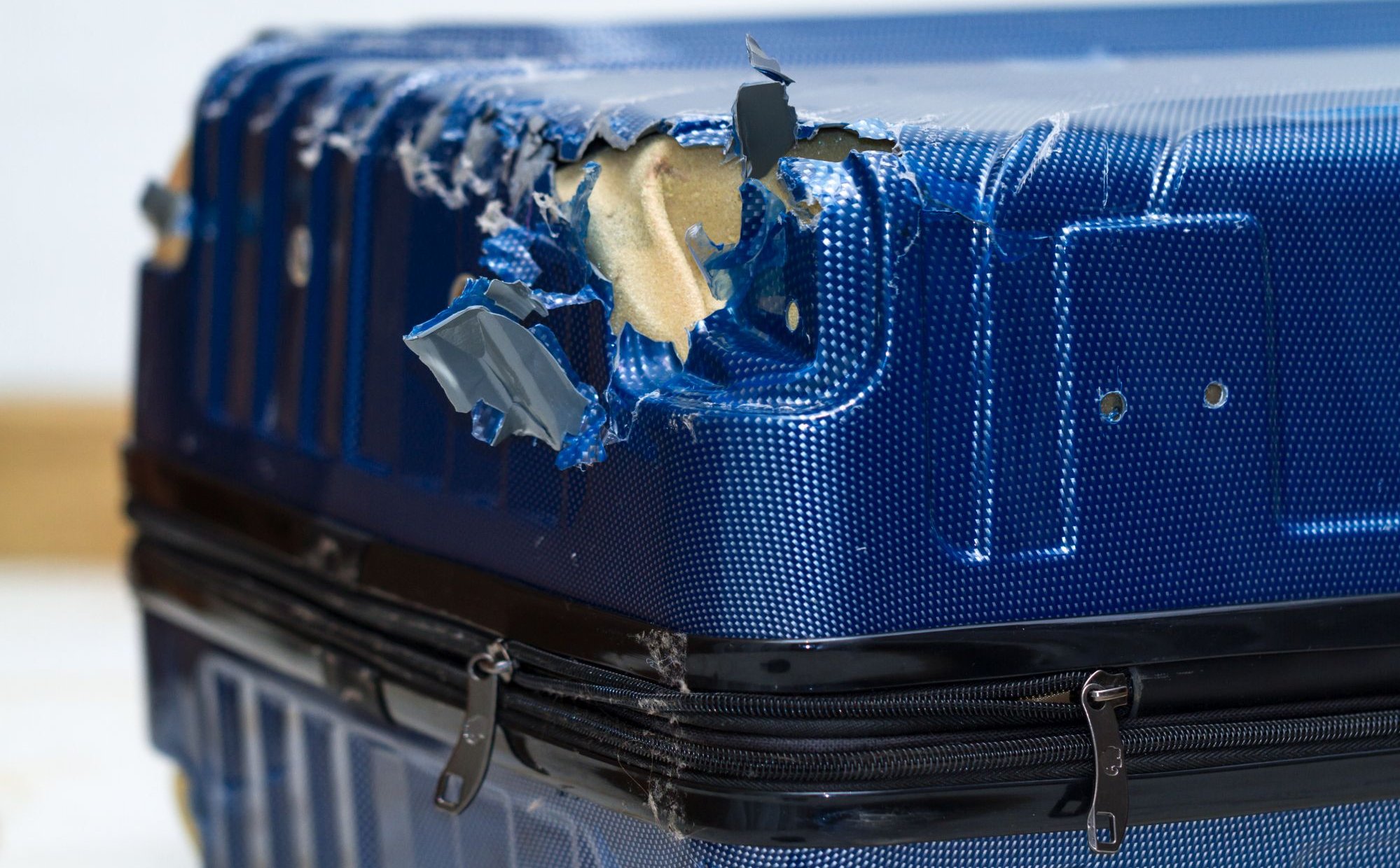 Prezes UOKiK-u stawia zarzuty LOT-owi. Chodzi o uszkodzony lub opóźniony bagaż