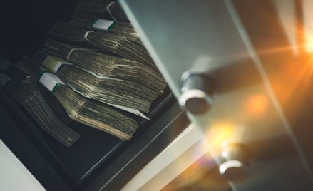 Rządowe tarcze zastępują banki w finansowaniu firm