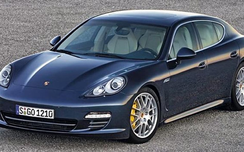 Porsche Panamera miał problem z pasami bezpieczeństwa