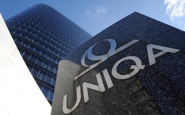 Uniqa przedłuża kontrakty z zarządem