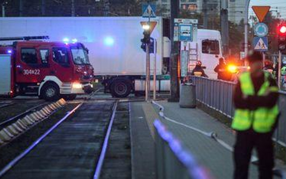 Blokował centrum stolicy i groził wybuchem gazu. Ma zarzut