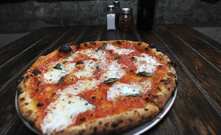 Szwajcarscy celnicy mówią NIE niemieckiej pizzy