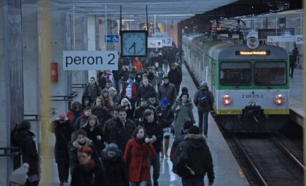 Eksperci apelują m.in. o inwestycje na kolei, by skrócić czas dojazdu do pracy (na zdjęciu dworzec W