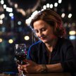 Izabela Kuna gra w „Warsaw by Night” kobietę na pozór spełnioną, pewną siebie, atrakcyjną i pożądaną