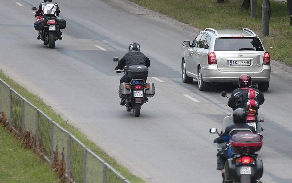 Posiadacz prawa jazdy kat. B będzie zwolniony z egzaminu na motocykl z automatyczną skrzynią biegów,