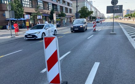 Kierowcy mają do dyspozycji po dwa pasy w każdym kierunku