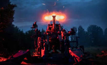 Ukraińska haubica na pozycji ogniowej