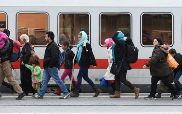 Spada liczba imigrantów przybywających do Niemiec