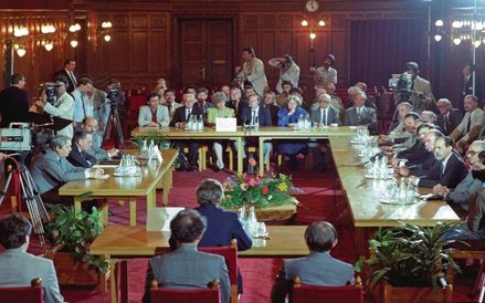 Rozpoczęcie obrad Narodowego Okrągłego Stołu w Parlamencie, 13 czerwca 1989 r.