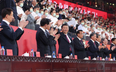 Prezydent Chin apeluje, by kochać partię