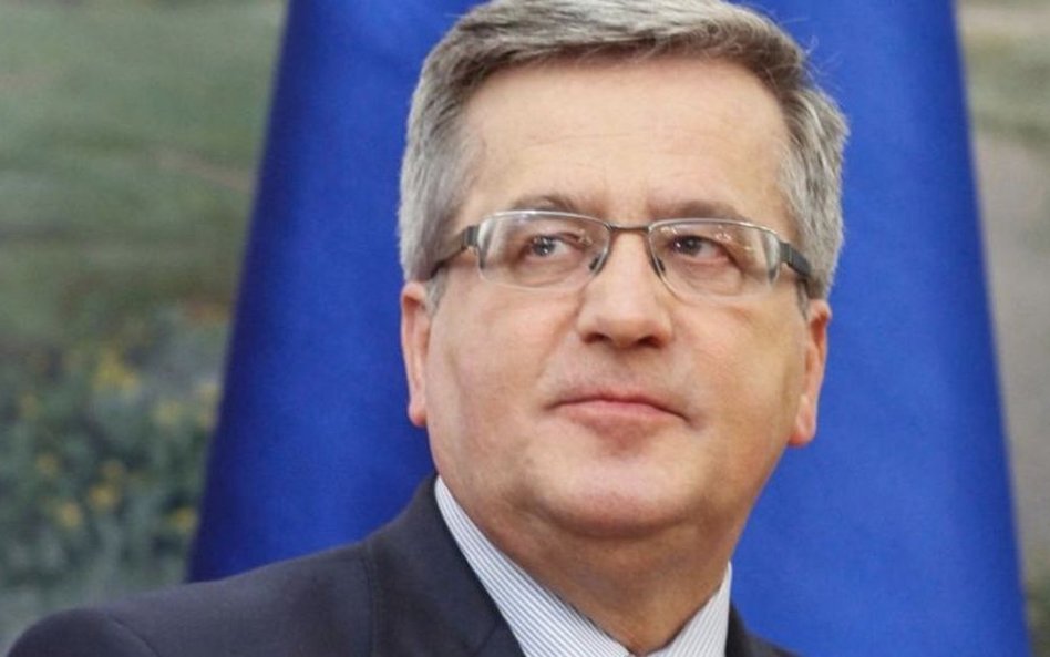 Komorowski: Czy Hołownia umyje rece?