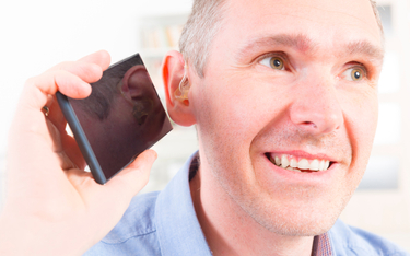 Fiskus: dobry słuch pomaga w biznesie, aparat można więc rozliczyć w kosztach