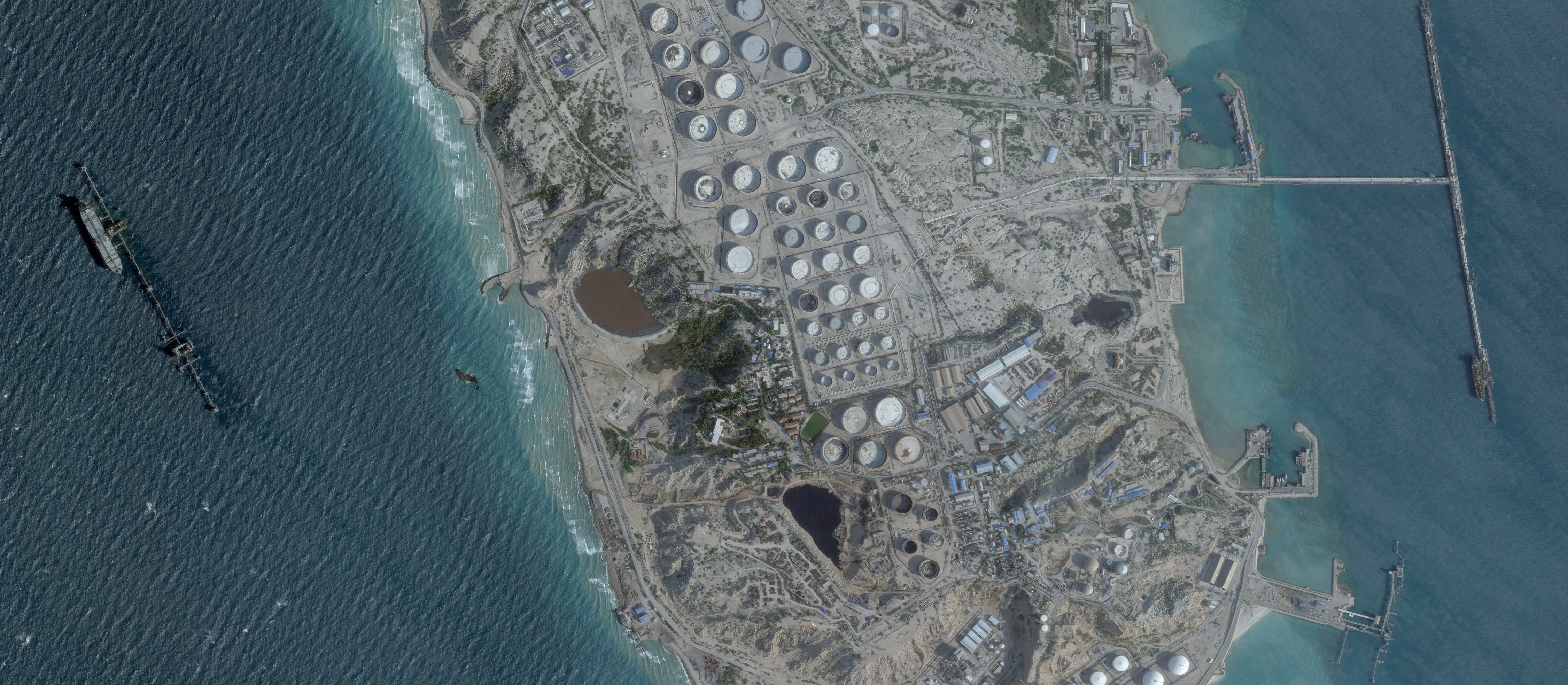 Axios: Donald Trump rozważa zajęcie terminalu naftowego na wyspie Chark