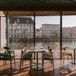 Restauracja Martim oferuje gościom imponujący widok na Odrę.