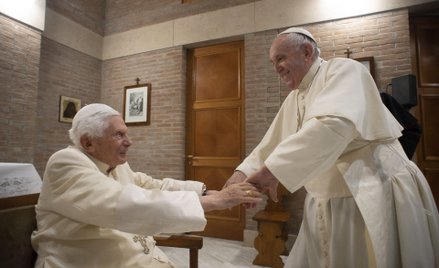 Benedykt XVI i papież Franciszek