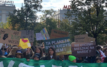 Młodzieżowy Strajk Klimatyczny: "Nie ma nic na martwej planecie". Protesty w całej Polsce