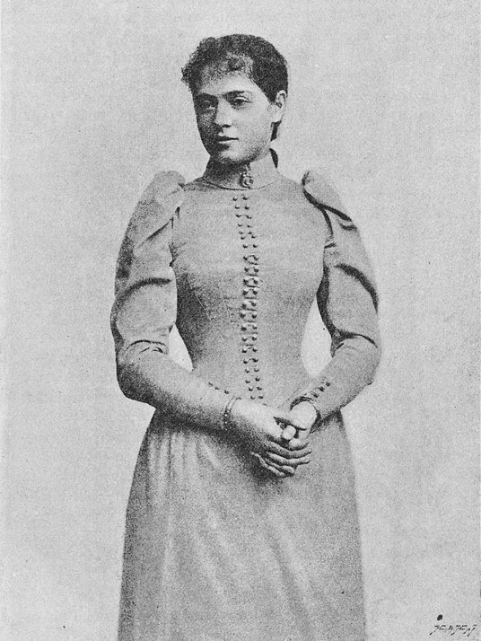 Portret Zofii Rabcewicz (wtedy jeszcze Poznańskiej) wykonany w Pradze w 1892 r. – dwa lata po zakońc