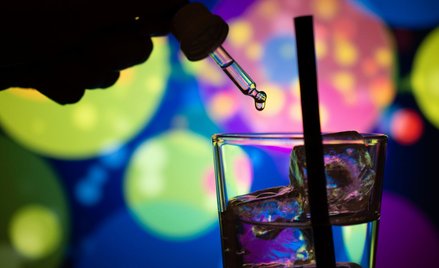 Sądy mają samodzielnie oceniać czy substancja jest środkiem psychotropowym czy zastępczym - Izba Kar