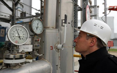 Spółka kupuje więcej gazu, by napełnić trzy rozbudowywane magazyny. Rosjanie jej w tym nie pomagają.
