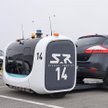 Autonomiczny robot parkuje samochody