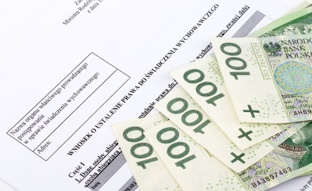 Władza nie zabierze 500 plus. Ekspert: samo zniknie