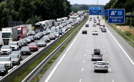 Ograniczenie na autostradach pomoże klimatowi? Debata w Niemczech