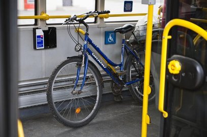 Przewozy rowerów w komunikacji miejskiej są dozwolone, ale pod pewnymi warunkami
