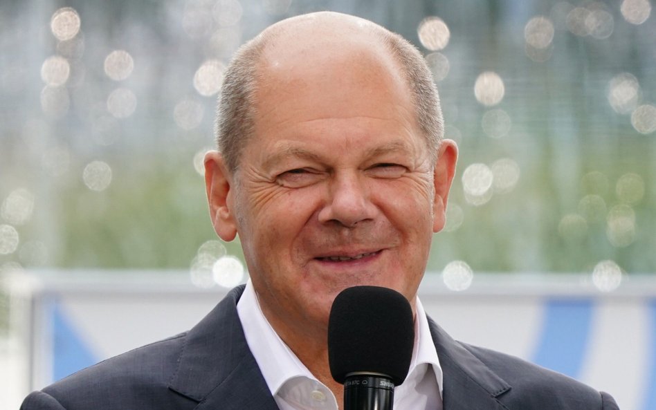 Kanclerz Olaf Scholz: Niemcy dostarczają Ukrainie dużo broni i robią to regularnie