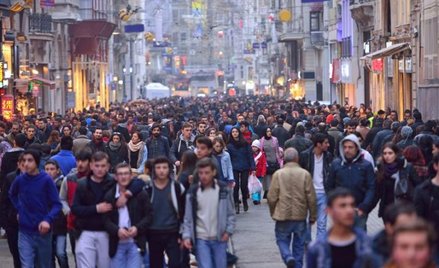 Turcja to młode społeczeństwo ze średnią wieku 29 lat i chłonny rynek otwarty na towary z zagranicy,