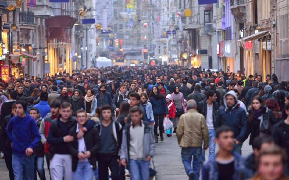 Turcja to młode społeczeństwo ze średnią wieku 29 lat i chłonny rynek otwarty na towary z zagranicy,