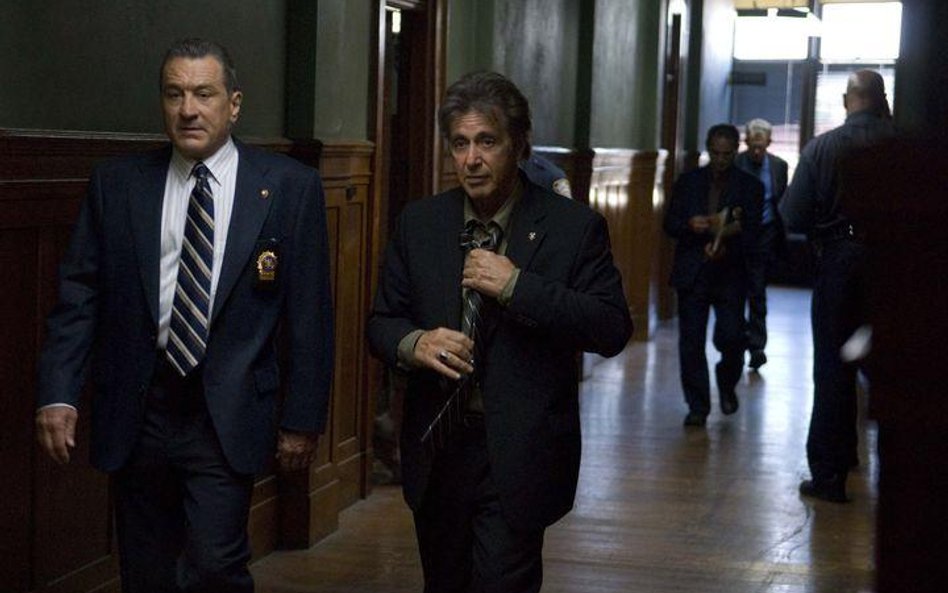 Turk (De Niro) i Rooster (Pacino) są policyjnymi detektywami