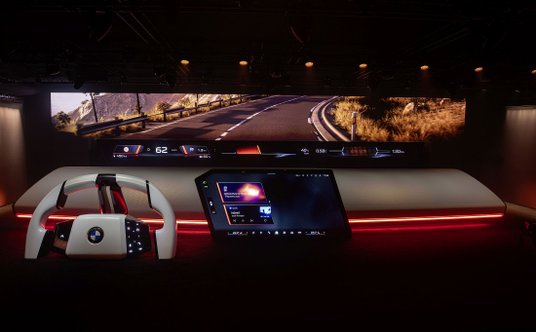 Nowy panoramiczny system BMW iDrive