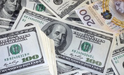 W poniedziałkowe popołudnie dolar zbliża się do 3,94 zł, będąc na najwyższym poziomie w tym roku ora