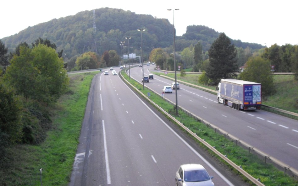 Francuzi strzelili sobie w stopę Pakietem Mobilności?