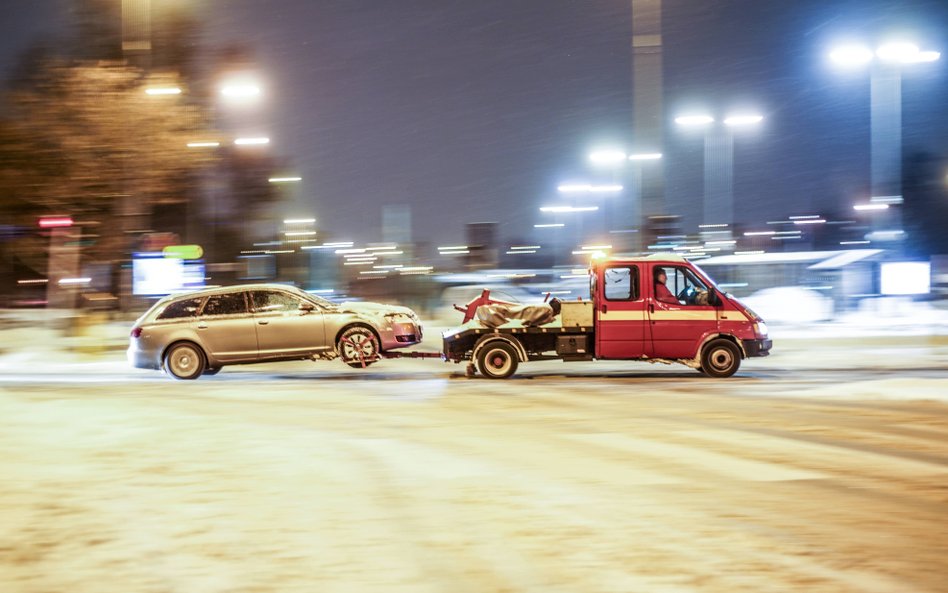 Sąd: właściciel auta, siostrzeniec i złodziej zapłacą solidarnie za parking