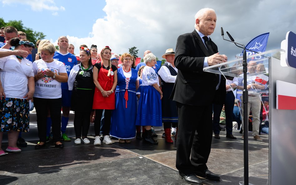 Jarosław Kaczyński podczas pikniku rodzinnego z cyklu "Z miłości do Polski"