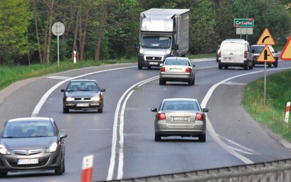 Samochody osobowe liczące od 16 do 25 lat, stanowią 32,7 proc. parku