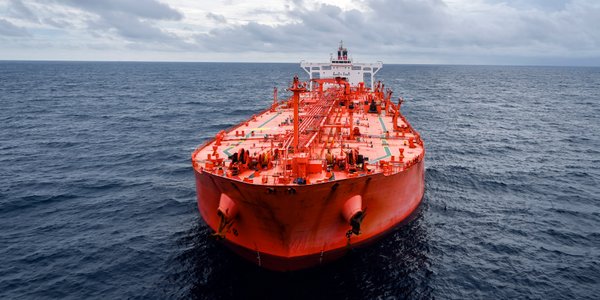 Tankowce-widma pełne rosyjskiej ropy dryfują po morzach