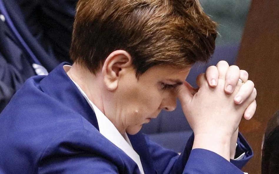 Szydło przegrała. Nie będzie szefowała komisji zatrudnienia i spraw socjalnych PE