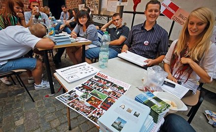 Na Jasną Górę w sierpniu wędrują pątnicy ze wszystkich stron Polski. Z Warszawy wyruszy kilkanaście 