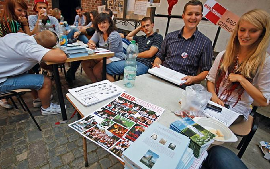 Na Jasną Górę w sierpniu wędrują pątnicy ze wszystkich stron Polski. Z Warszawy wyruszy kilkanaście 