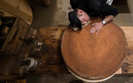 Szwajcarski ser słucha muzyki