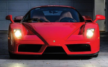 Tommy Hilfiger sprzedaje ultraluksusowe Ferrari