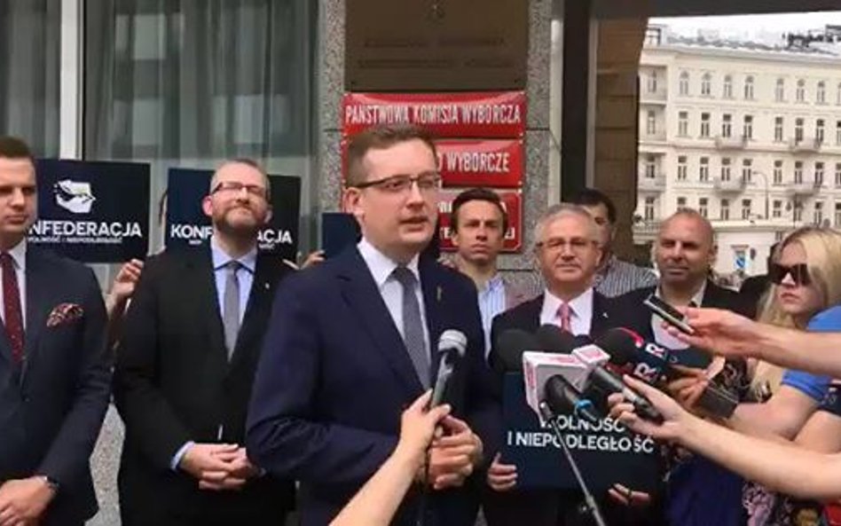 "Wiadomości" TVP pomijają wyniki Konfederacji