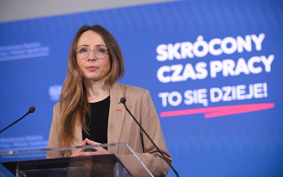 Minister rodziny, pracy i polityki społecznej Agnieszki Dziemianowicz-Bąk