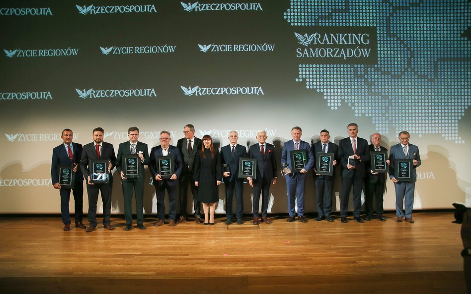 Polityczna wojna psuje wspólnotę