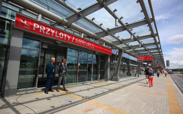 Inwestycje związane z rozwojem lotniska w Modlinie będą kosztowały 120 mln zł.