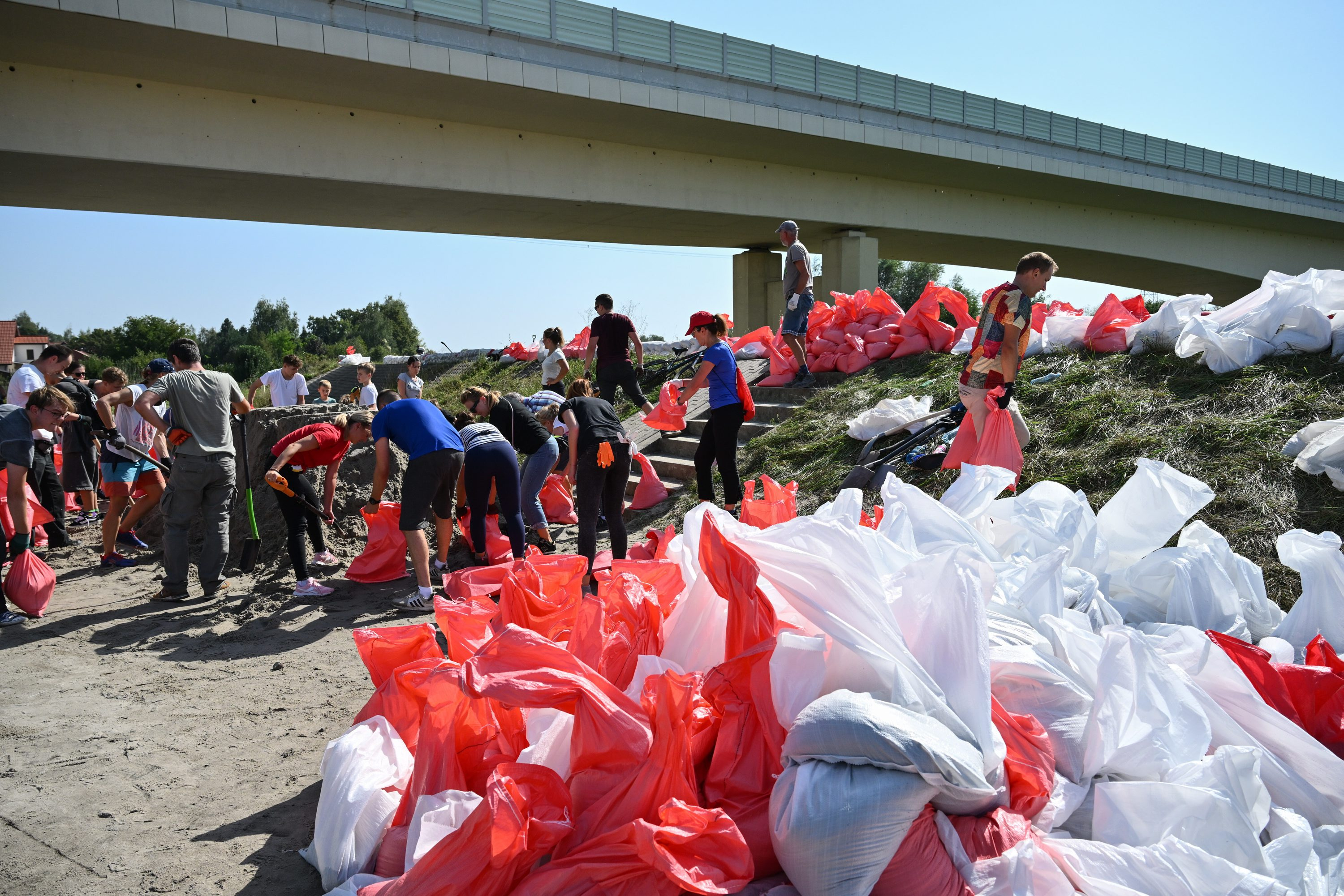 Firmy już liczą, ile zabrała im fala. A pomoc od rządu nie wystarczy