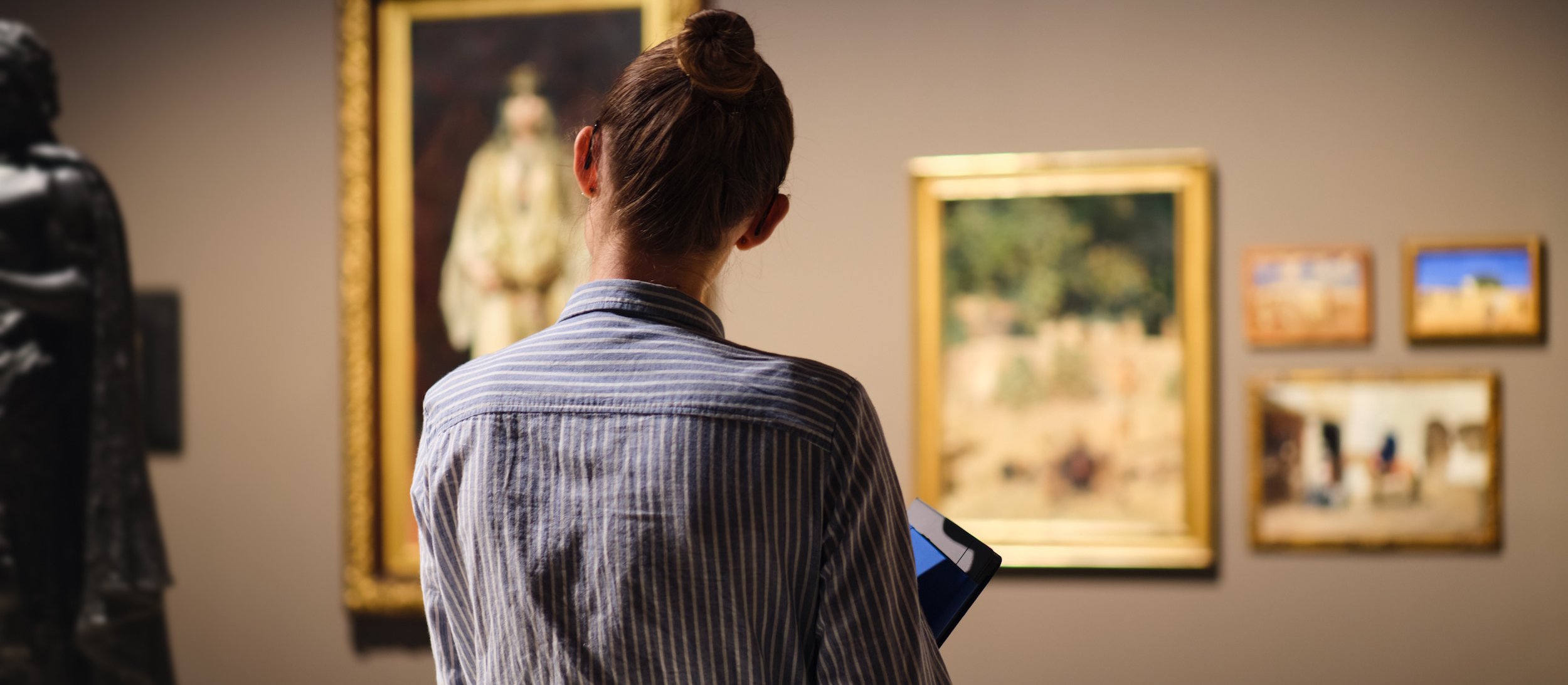 Filip Łoziński, autor najdroższego obrazu Młodej Sztuki 2025 o sukcesie i intuicji